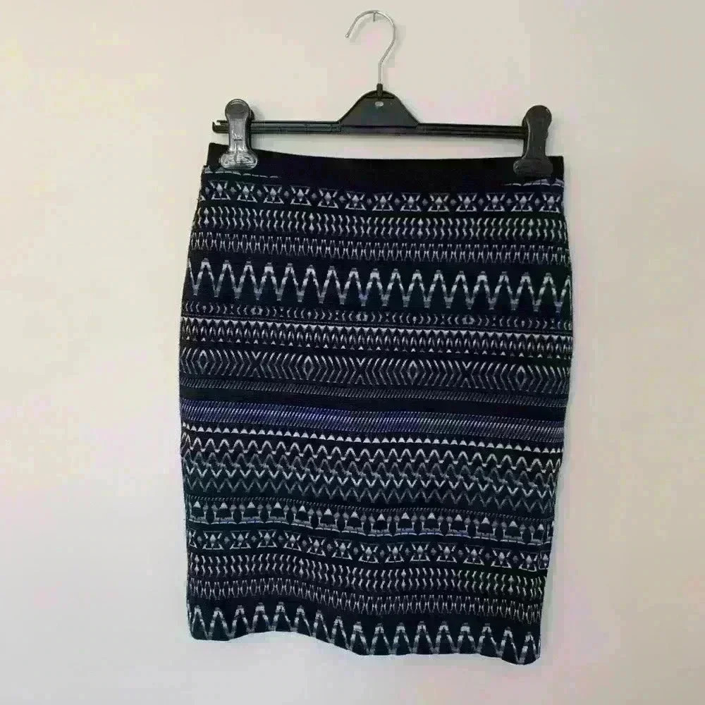 Karen Kane Skirt Size 4 Sweater Material, Fully Lined — image 2 of 4